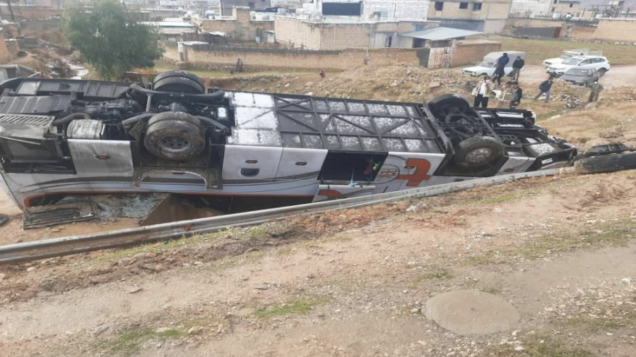 تصادف مرگبار نیسان و اتوبوس