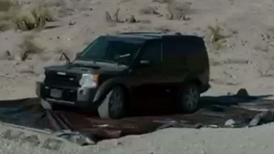 مقاومت باورنکردنی لندرور در بر...