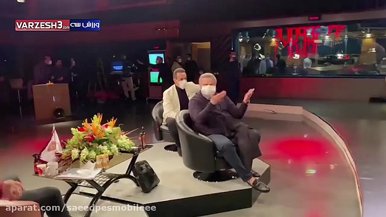 صحنه شادی علی کریمی، خداداد و...