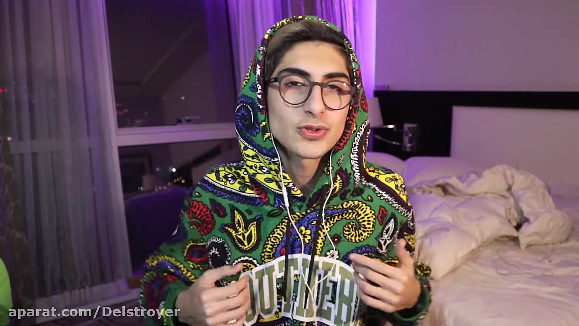 فال گایز چهار صبح  famous haji...