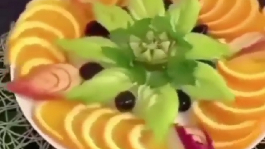 تزیین زیبای میوه ها برای شب یل...