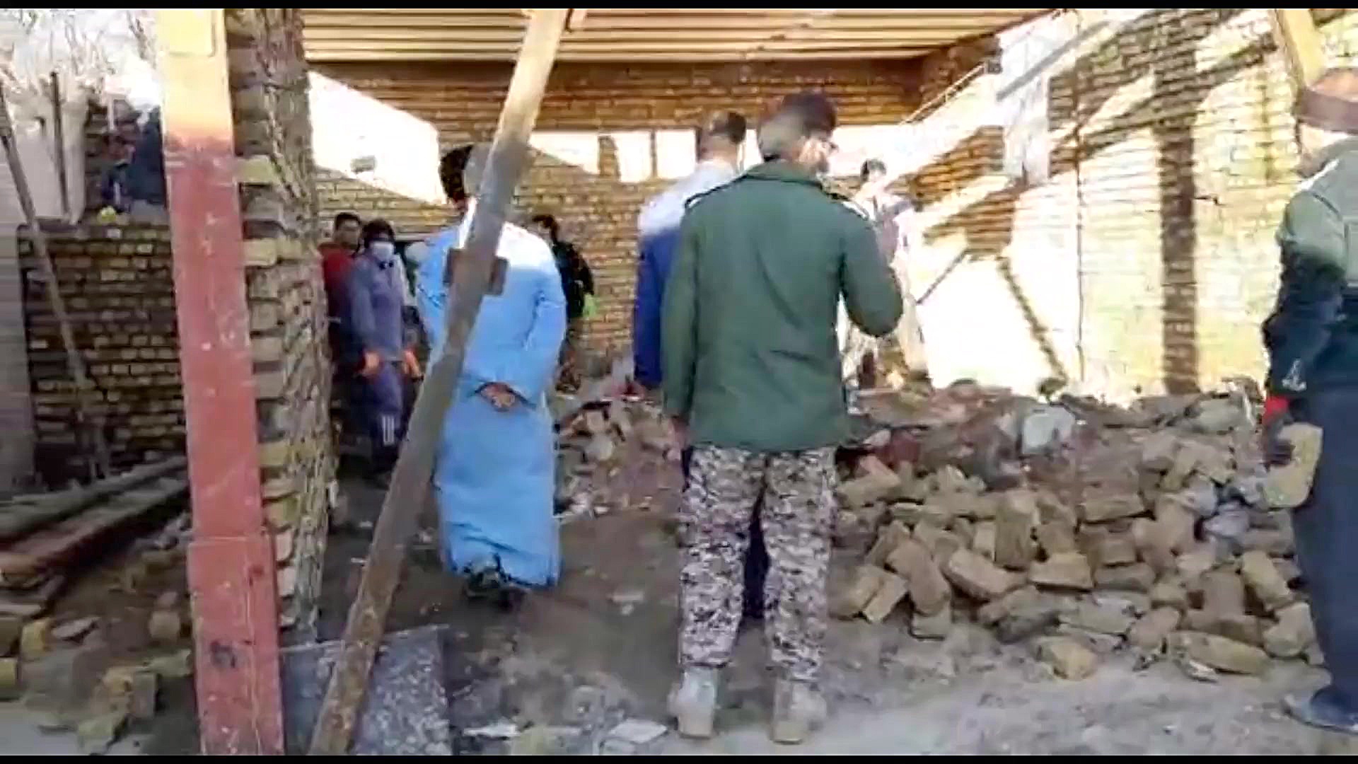 دوران دیوار کشیدن نگذشته است!