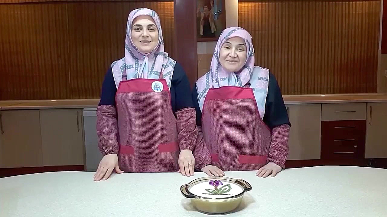 طرز تهیه ماست خانگی  بسیار ساد...