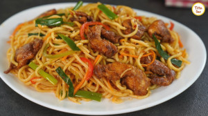 طرز تهیه رشته با مرغ:: خوراک م...
