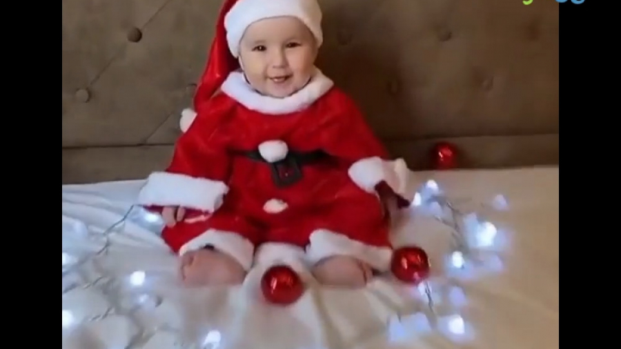کلیپ جذاب کریسمس و نوزاد در نق...