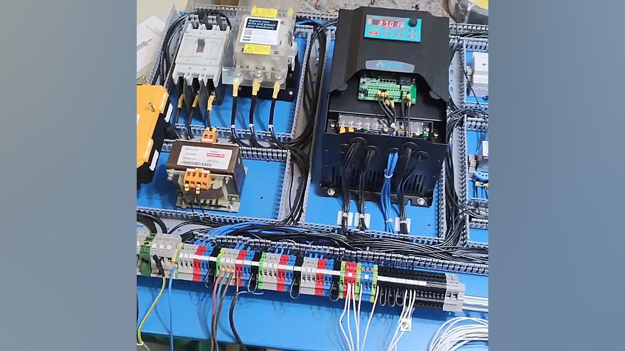 تست تابلو برق در شرکت زینان