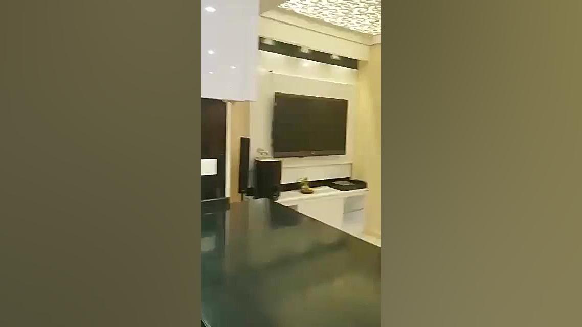 115 متر بر فراز ابرها، جنت آبا...