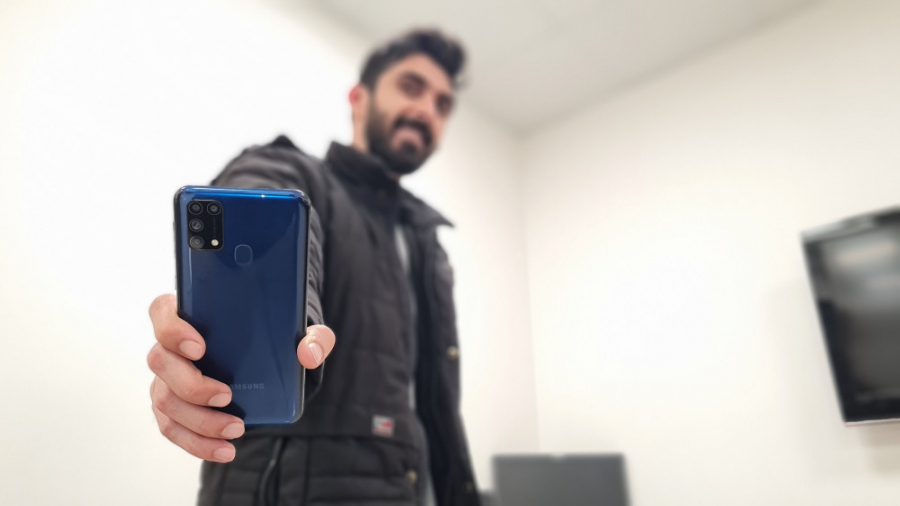 بررسی گوشی سامسونگ گلکسی ام 31...