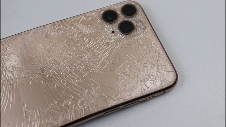 تست مقاومت آیفون 11 پرو مکس (...