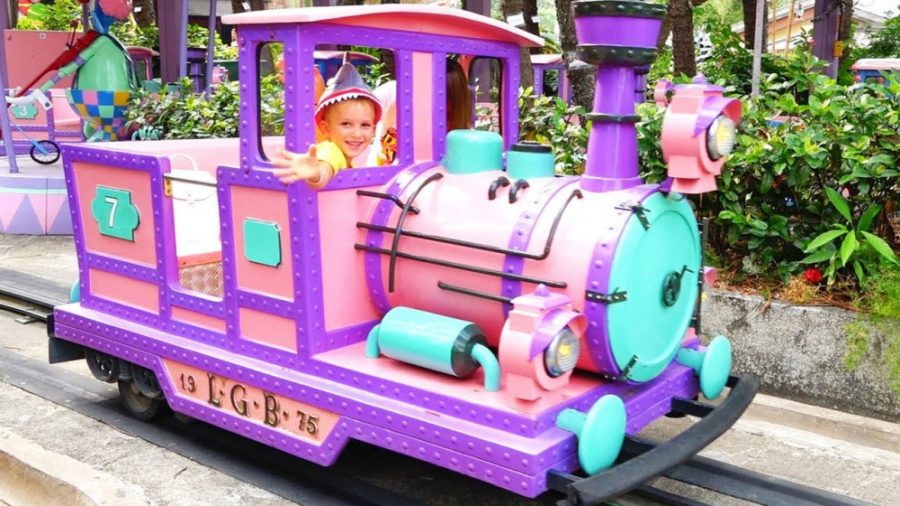 ولاد و نیکی  سفر خانوادگی ولاد...