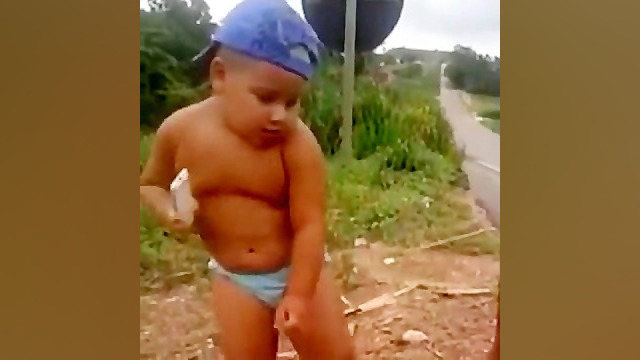 رقص بندری حالشو بکن از دستش ند...