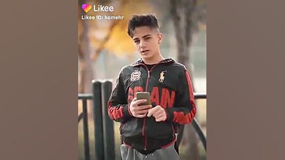 خودت خودتو لو میدی