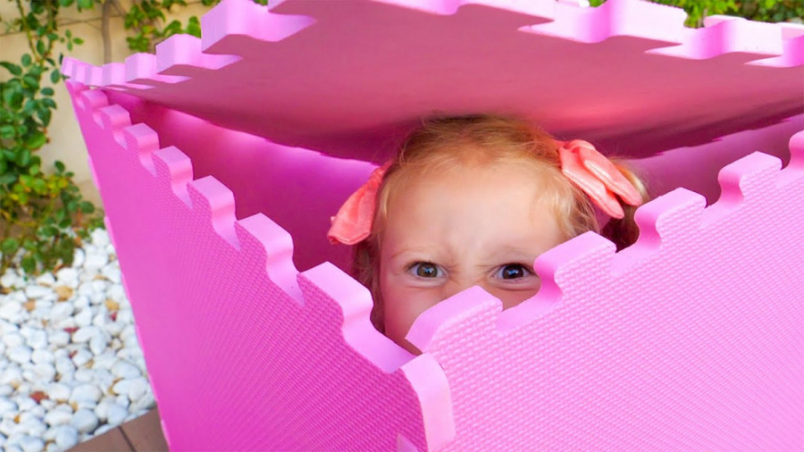 ناستیا با عروسک های خنده دار ق...