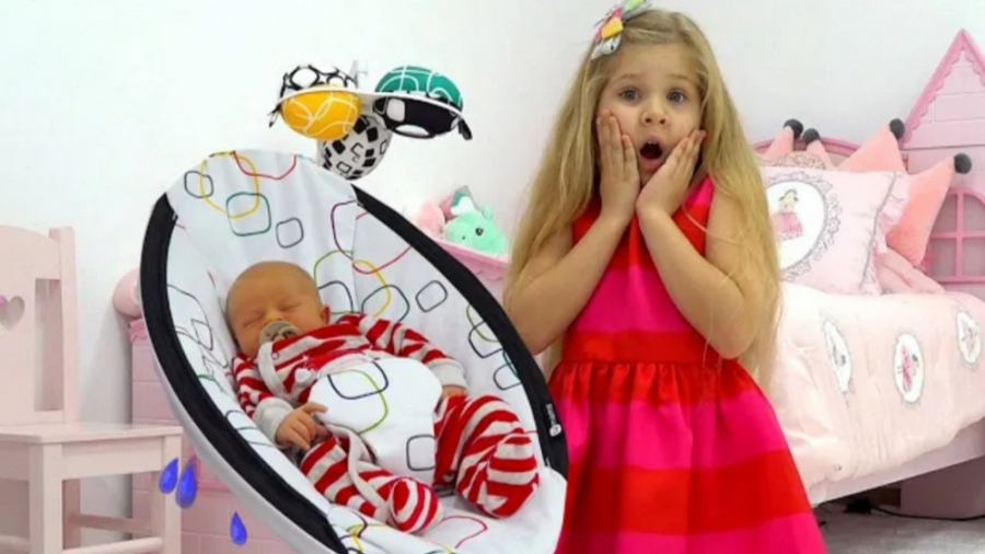 دیانا و برادر جدیدش