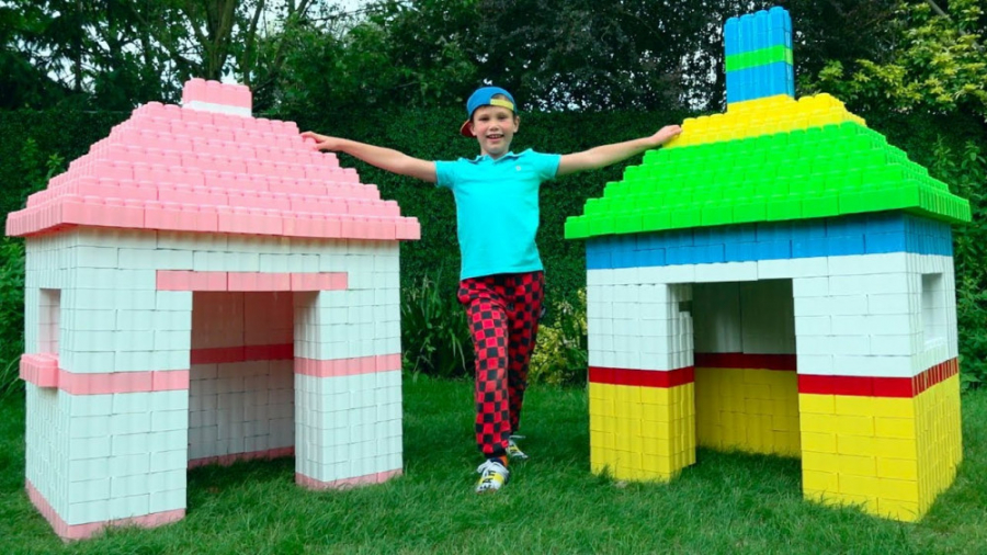 مکس و کتی با خانه های رنگی باز...