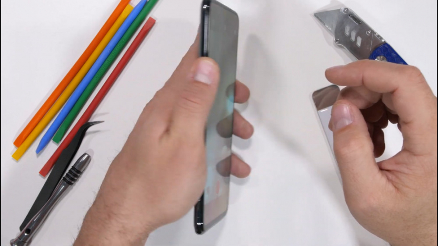 تست مقاومت دوربین گوشی&zwnj;ها...