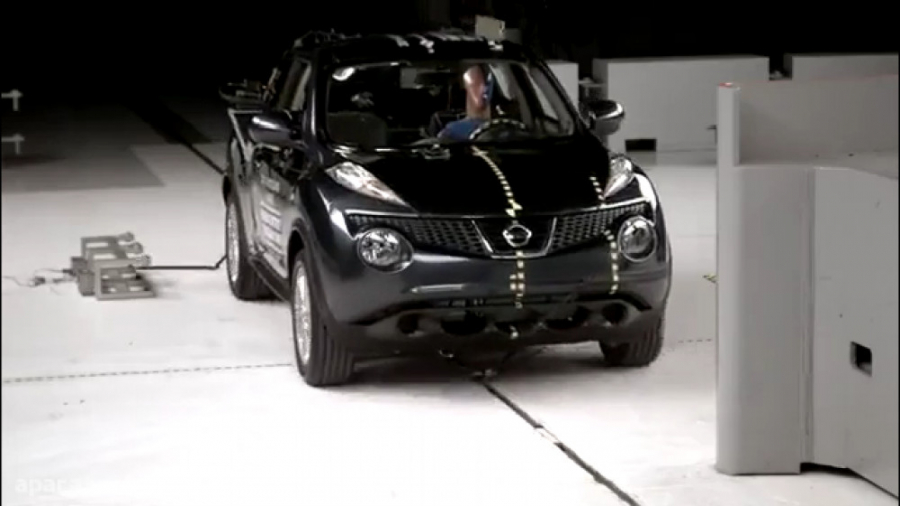 تست تصادف : نیسان جوک