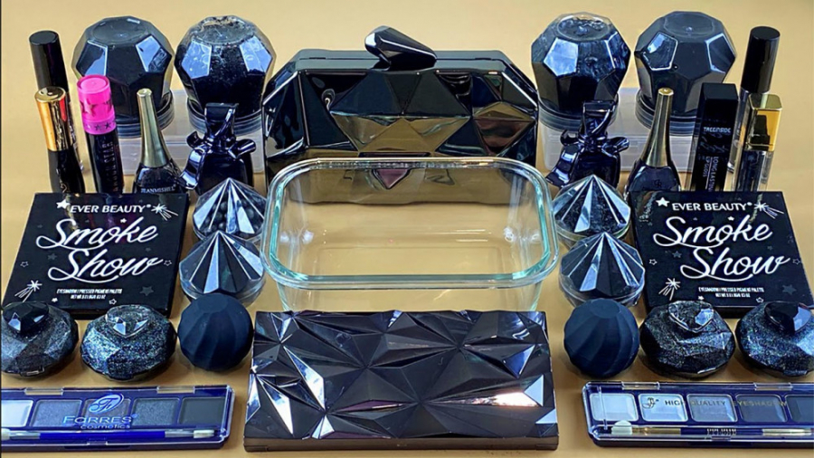 لوازم میکاپ و اکلیل و اسلایم...