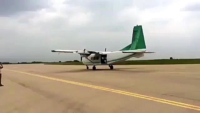 چتربازی بر فراز شهرستان کلاله