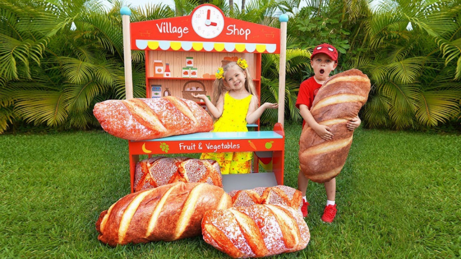 برنامه کودک  دیانا در یک فروشگ...