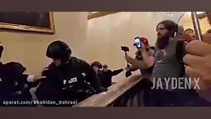 لحظه شلیک و قتل اشلی بابیت توس...