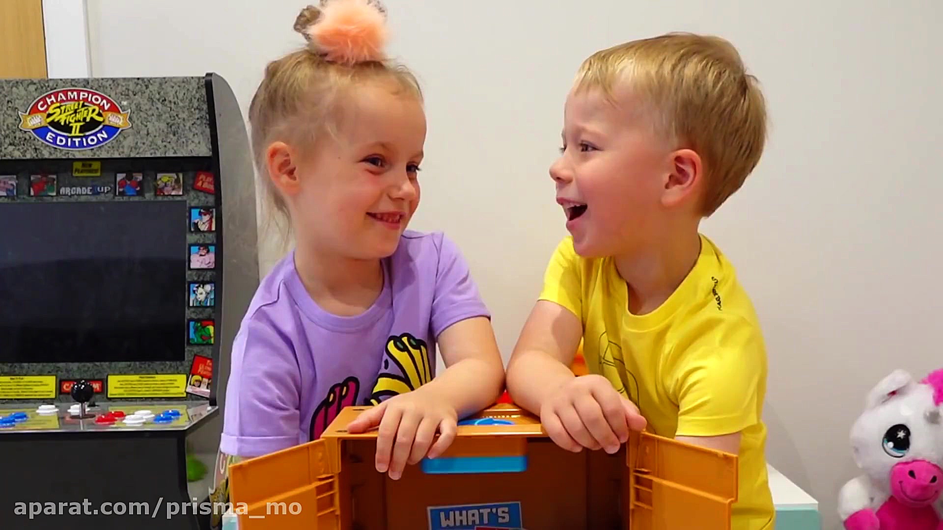 گبی و الکس | چالش جعبه مرموز