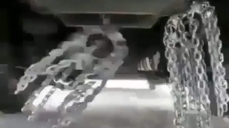 کامیون با زنجیر چرخ اتوماتیک