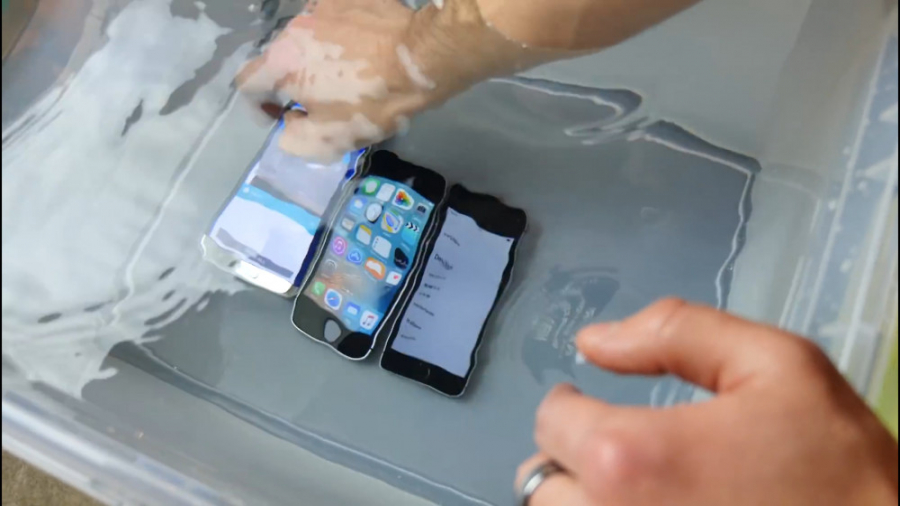 تست مقاومت دربرابر آب آیفون SE...
