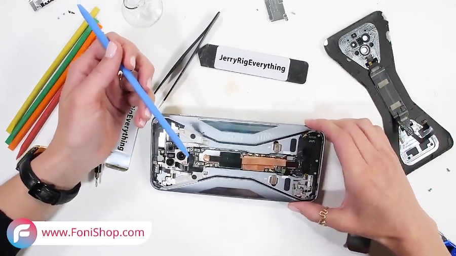 کالبد شکافی گوشی گیمینگ شیائوم...