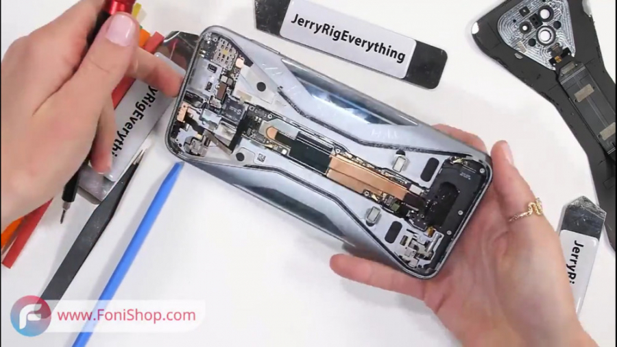 کالبد شکافی گوشی گیمینگ شیائوم...