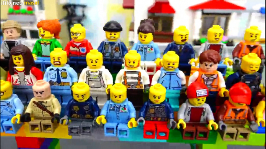 بازی کودکانه با اسباب بازی های...