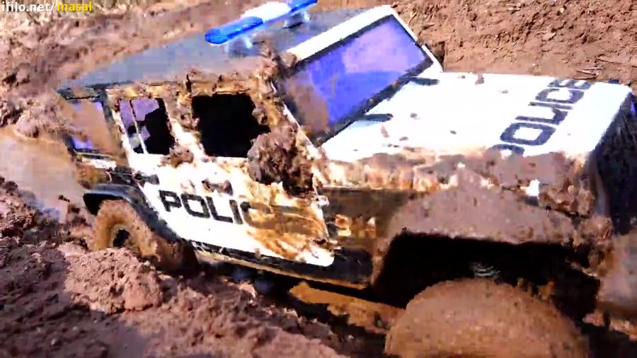 ماشین پلیس کنترلی در اب گل الو...