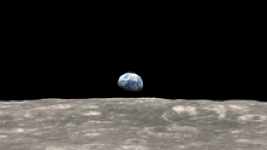 طلوع زمین بر فراز ماه