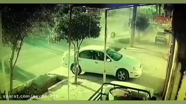 نجات معجزه آسای راننده پژو پس...