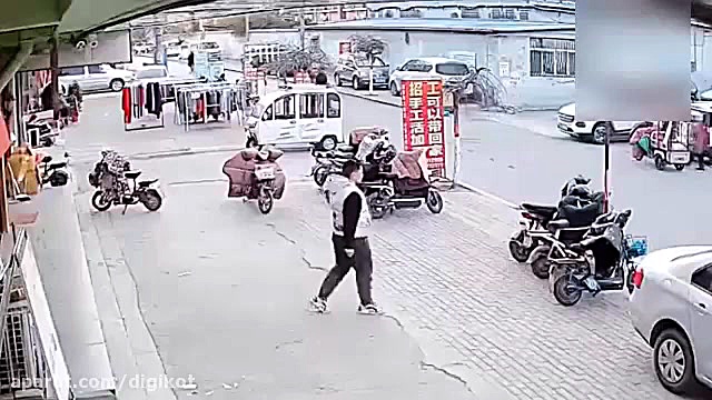 آزمایش احمقانه یک پسربچه کار د...