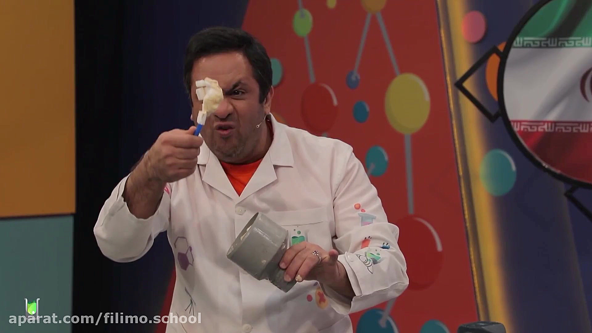 یه فیلیمو‌مدرسه‌ای هم درس می‌خ...