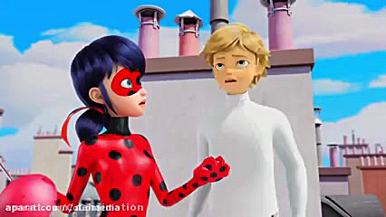 دختر کفشدوزکی با گربه ی سیاه