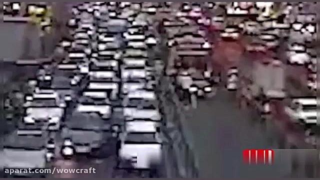 لحظه سیلی زدن نماینده مجلس به...