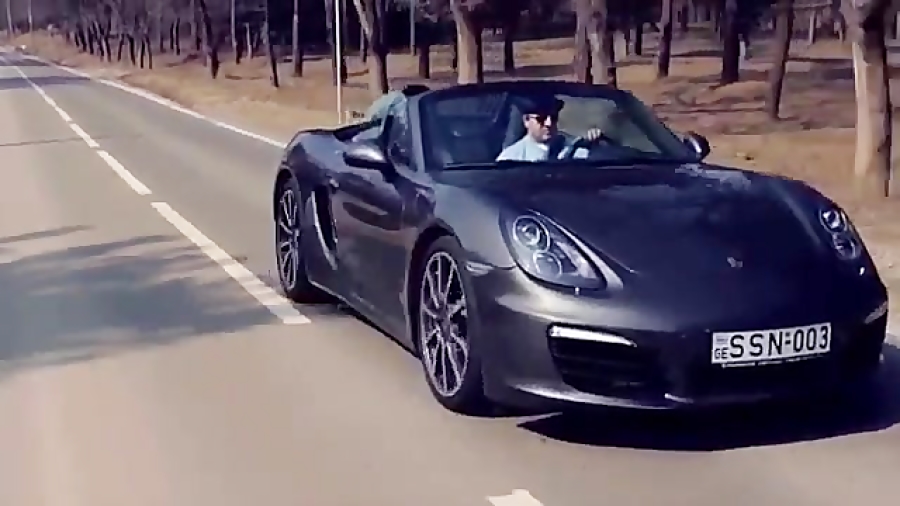 Porsche Cayman vs GT4