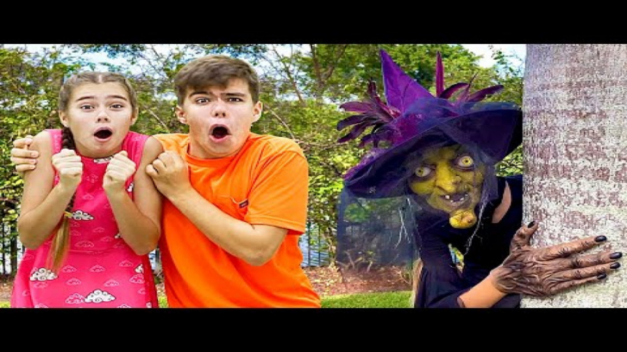 ناستیا و میا  بازی در بیرون از...