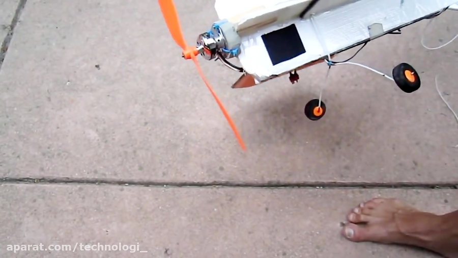 ساخت هواپیمای کنترلی کوچک حرفه...