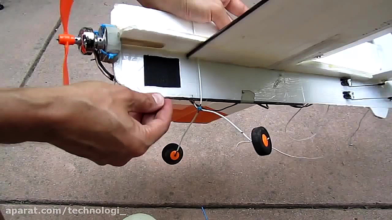 ساخت هواپیمای کنترلی کوچک حرفه...