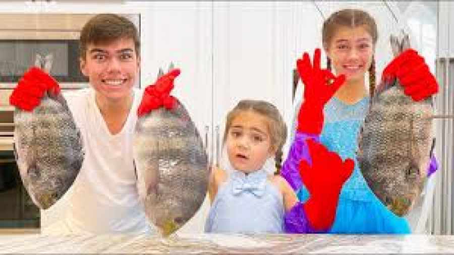 ناستیا و میا  تکرار کارهای روز...