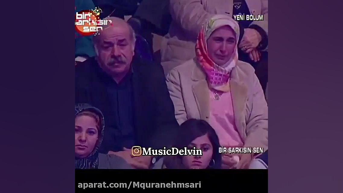 جدا از پدر و مادر غمگین