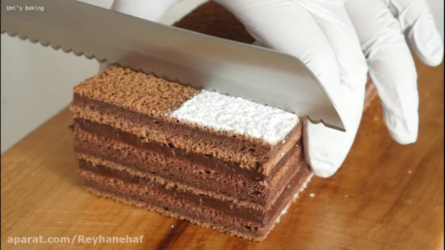 کیک شکلاتی ساده با گاناش