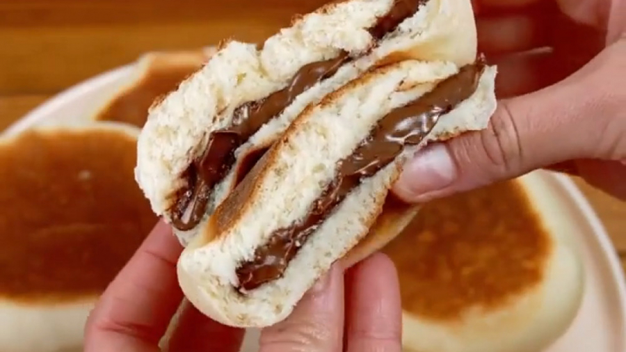 پنکیک با شکلات صبحانه