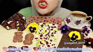 چالش خوردن شکلات کاکائو ایرانی