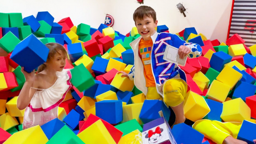 برنامه کودک  کتی و مکس در استخ...