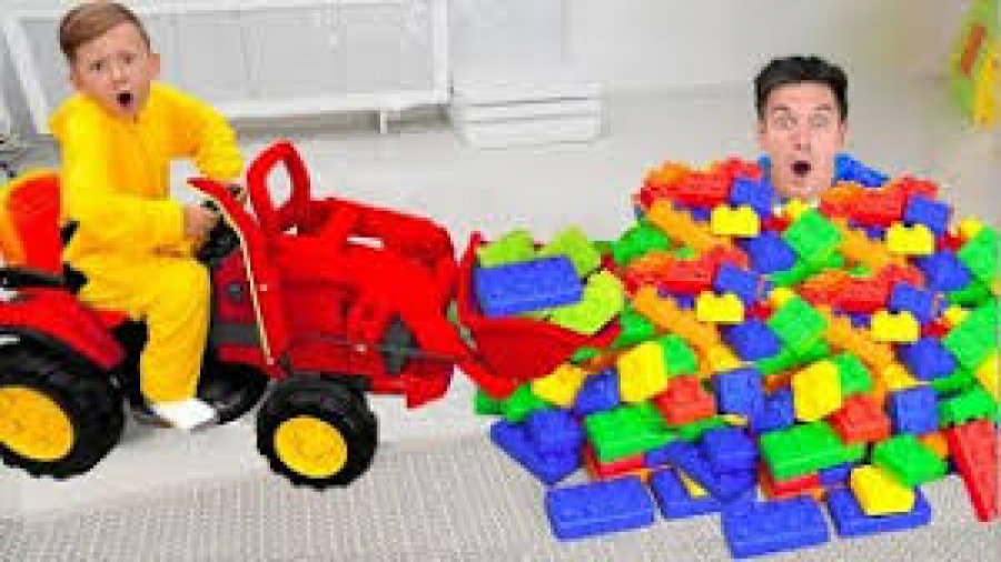 سنیا و بابایی  بازی با بلوک ها...