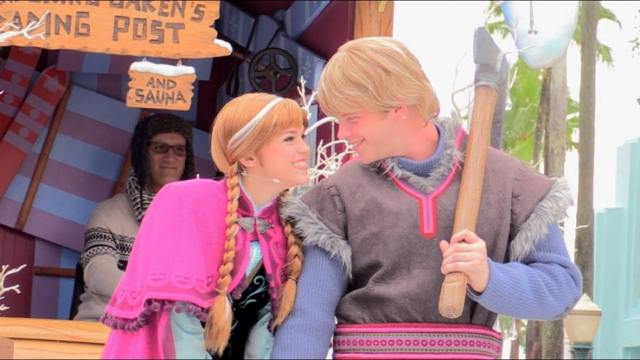 رژه شخصیتهای فروزن